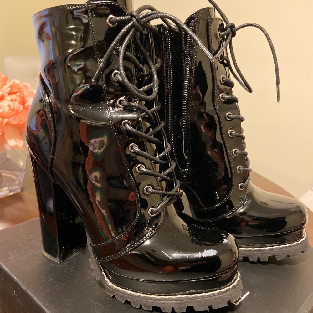 High heel boots
